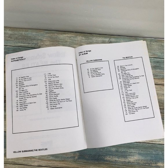 YELLOW SUBMARINE SONG BOOK THE BEATLES( PIANO VOCAL GUITAR) HAL LEONARD ALBUM - Picture 6 of 7